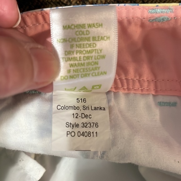 LILLY Pulitzer Callahan shorts.‎ Size 8 - Picture 6 of 6